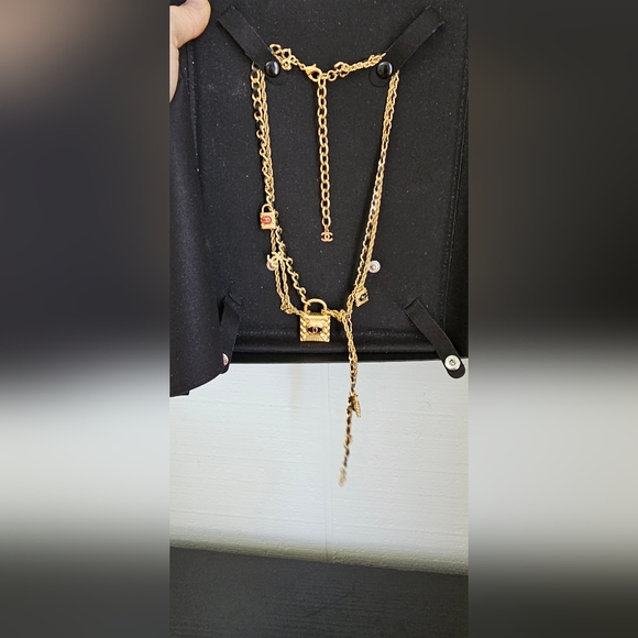 Chanel gold chain link necklace with charm - Picture 5 of 7